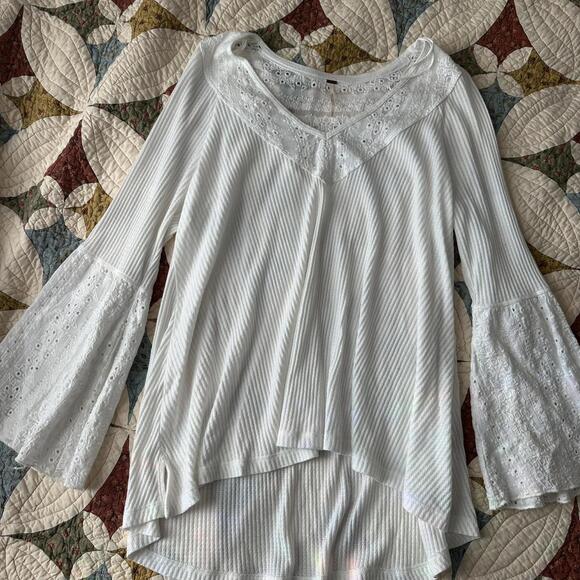 Free People Parisian Nights Blouse Top White Size M NWOT boho bell sleeves lace - Picture 4 of 7